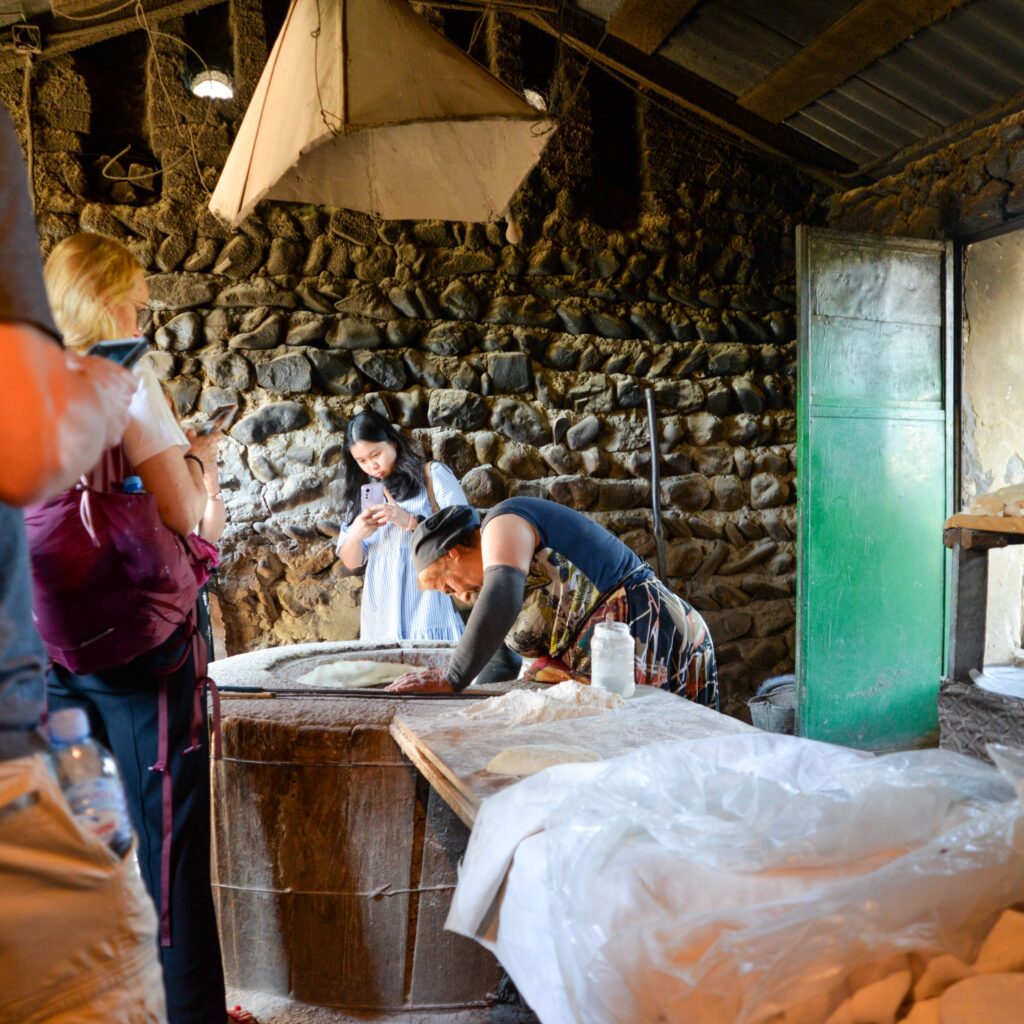 badiauri georgian traditional bread making